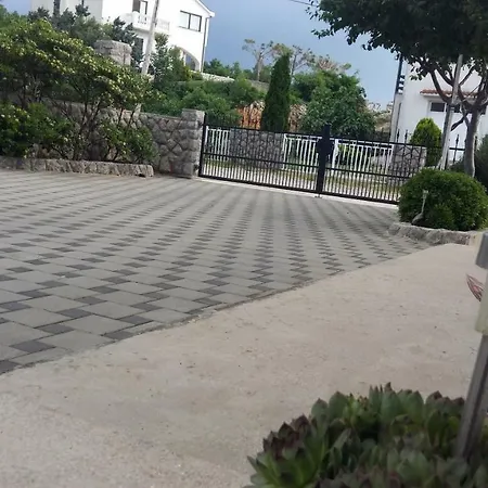 Ana 클랄제비카